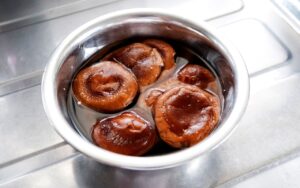 Nấm đông cô khô ngâm bao lâu là đủ?