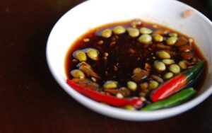 Cách làm nước tương ớt chua ngọt cho món ăn thêm đậm đà