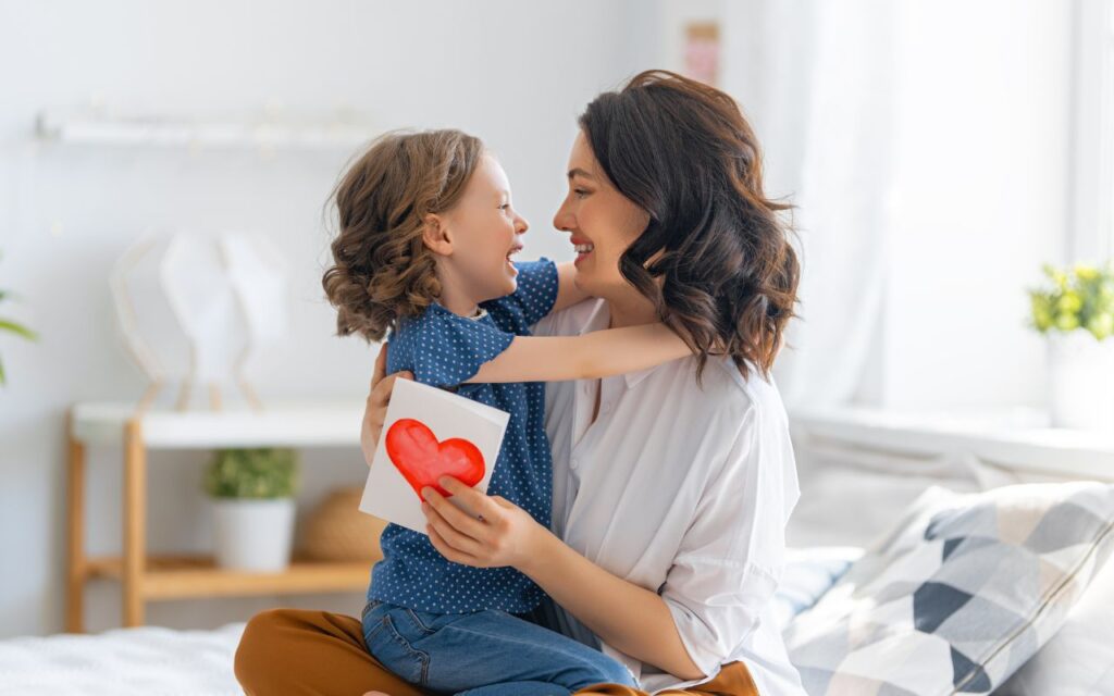 Nhân ngày của mẹ – Những món quà tặng mẹ ý nghĩa